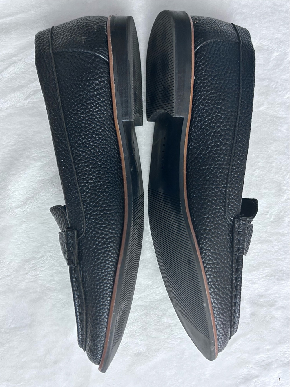 Anne Klein Women’s Black Pebbled Loafers with Silver Medallion Size 10 - Picture 5 of 9